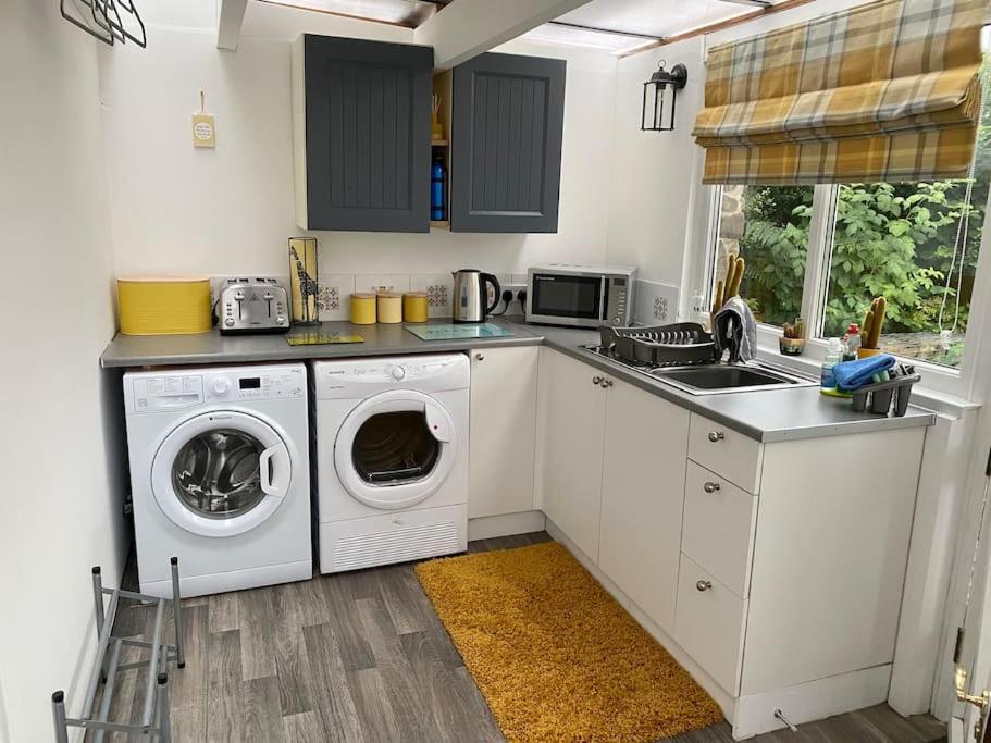 Daffodil House , West Wales ランダバリー エクステリア 写真